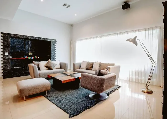 Apartment Incredible Spacious Just Steps From The Sea