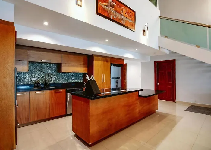 Apartment Incredible Spacious Just Steps From The Sea *