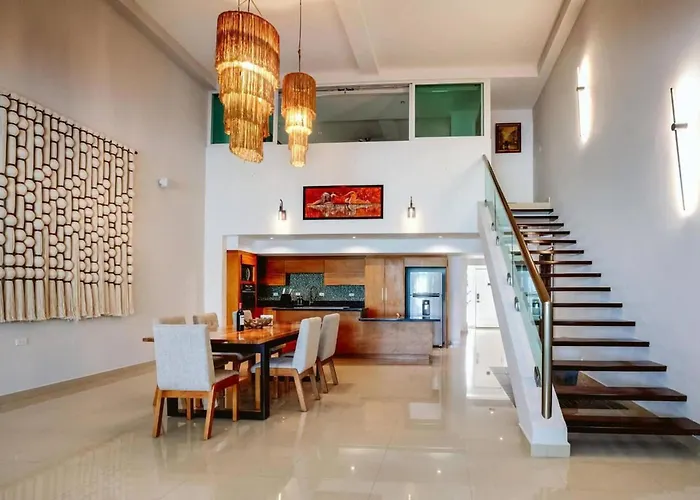 Apartment Incredible Spacious Just Steps From The Sea *