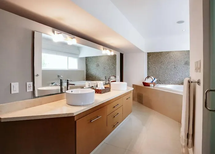 Incredible Spacious Just Steps From The Sea Cozumel