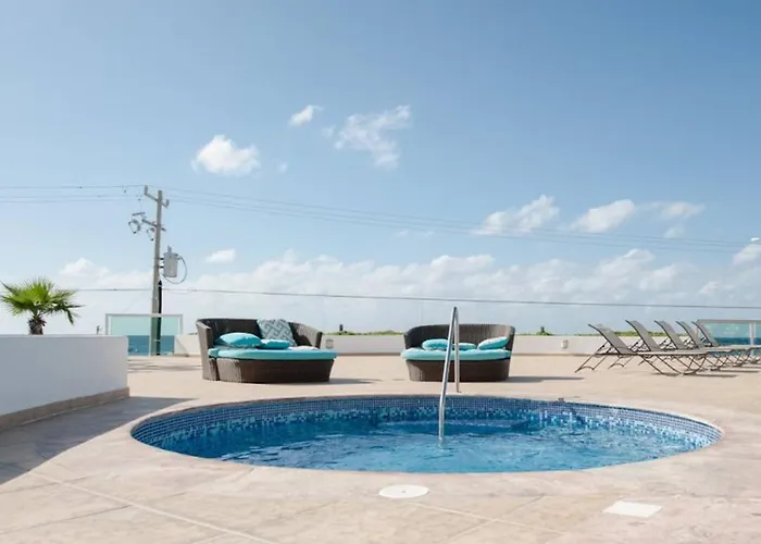Incredible Spacious Just Steps From The Sea Apartment Cozumel