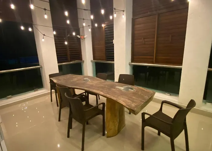 Apartment Incredible Spacious Just Steps From The Sea