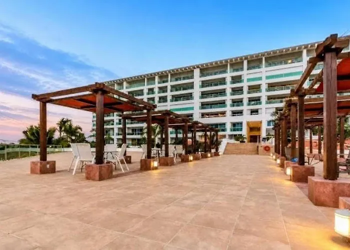 Apartment Incredible Spacious Just Steps From The Sea