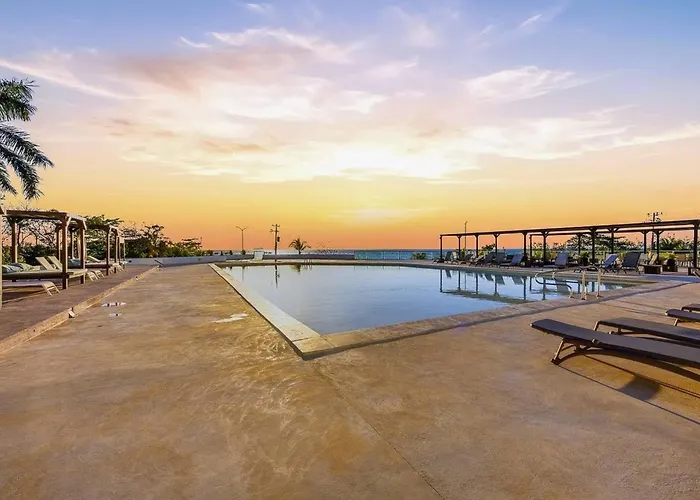 Incredible Spacious Just Steps From The Sea Apartment