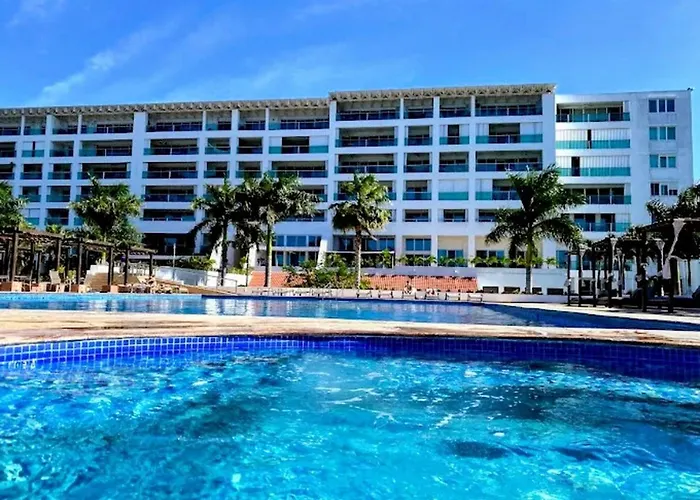 Incredible Spacious Just Steps From The Sea Apartment