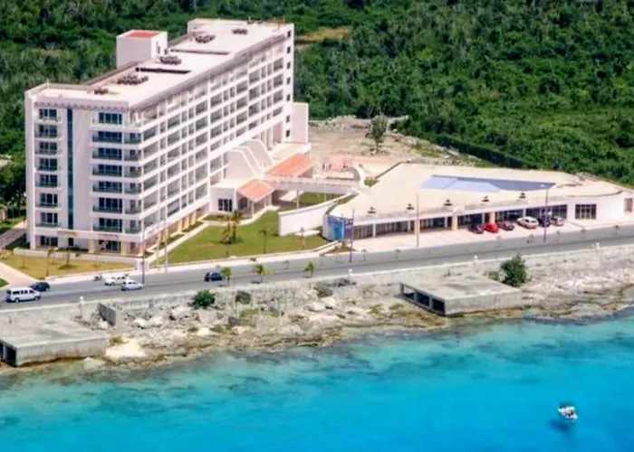 Apartment Incredible Spacious Just Steps From The Sea